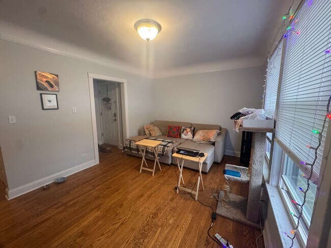 Building Photo - Nice 1 Bed in Quaint Roger's Glenwood District