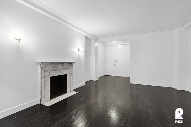 Building Photo - 15 W 55th St