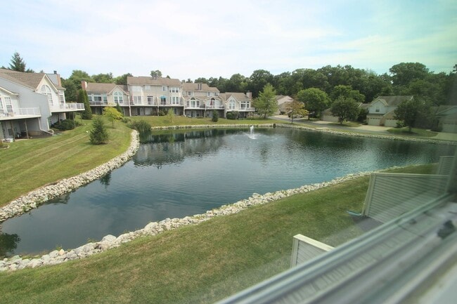 Building Photo - Beautiful 2 Bedroom 1.5 Bath Home