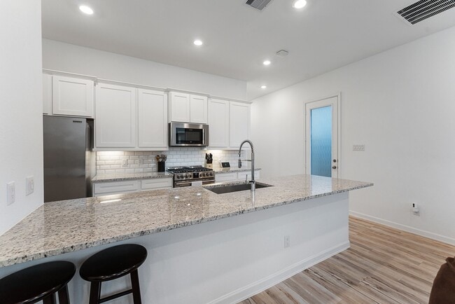 Building Photo - 516 Bristol Tide Ct