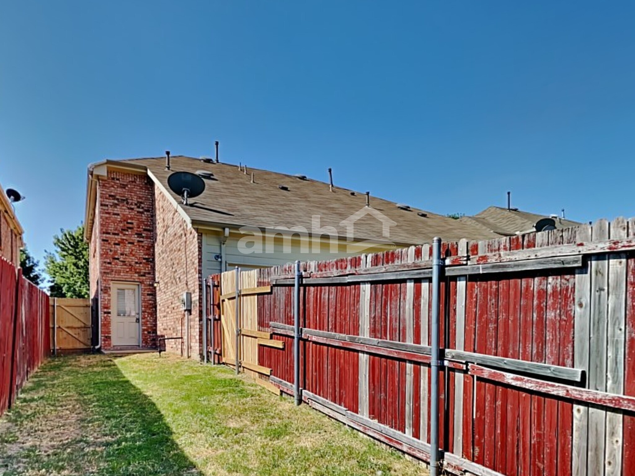 Building Photo - 912 Jamie Dr