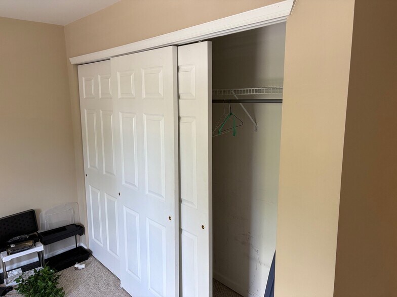 Second Bed Closet - 108 Crider Ave