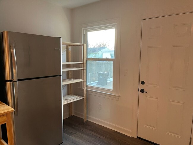 Building Photo - Impeccably Updated 3 BR / 2 BA Ranch