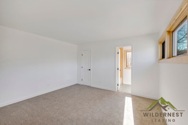 Building Photo - Fully Updated 3 Bedroom/ 3 Bath Peaceful Condo