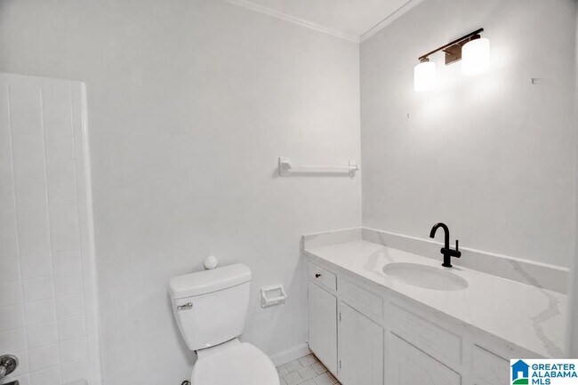 Building Photo - 3541 W Lakeside Dr