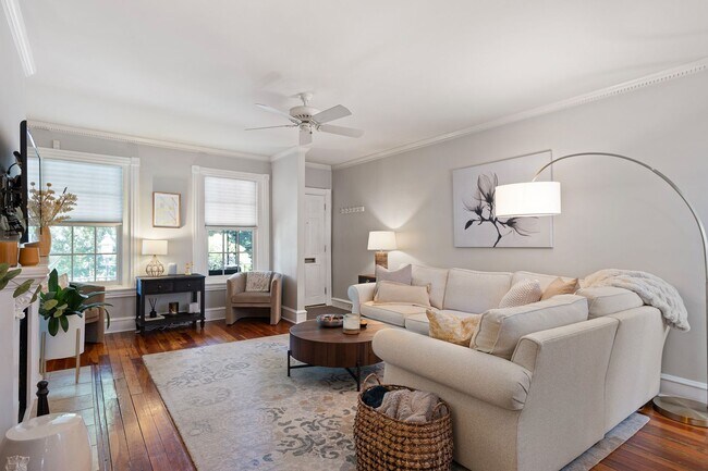 Building Photo - Beautiful townhome with Brandywine River views
