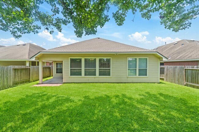 Building Photo - 23219 Dewflower Dr