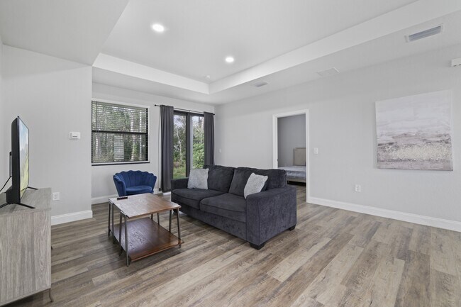 Building Photo - 1911 Lorna Ave