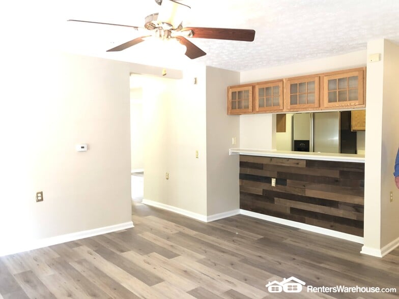 Building Photo - 6300 Bayberry Ct
