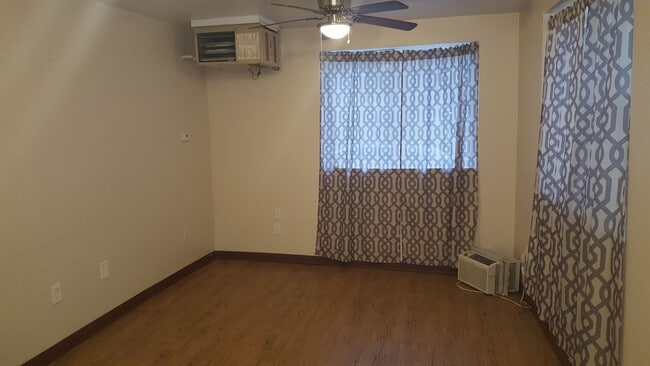 Building Photo - 412 Winter Ave