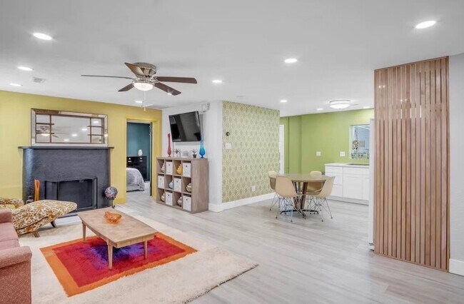 Primary Photo - Beautiful 3 Bedroom Home in Quiet Newton Ks