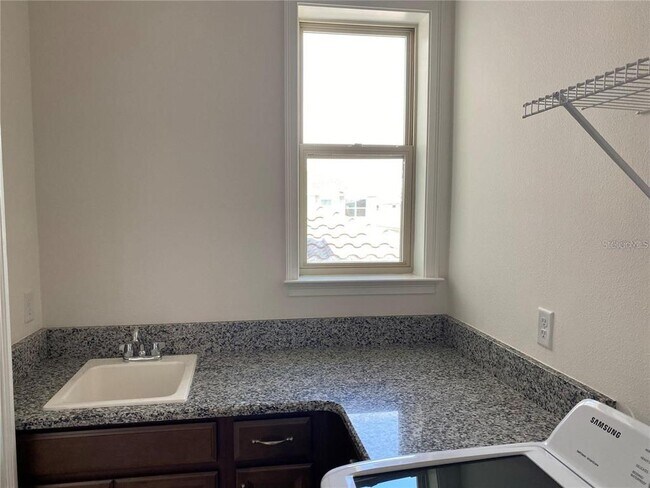 Building Photo - 8112 Mabury Ln