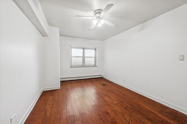 Building Photo - 4980 N Marine Dr