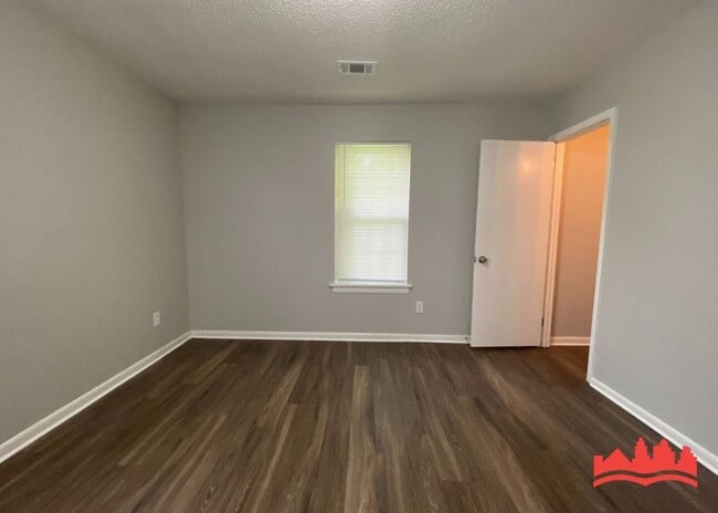 Building Photo - 5338 Cedar Bluff Dr