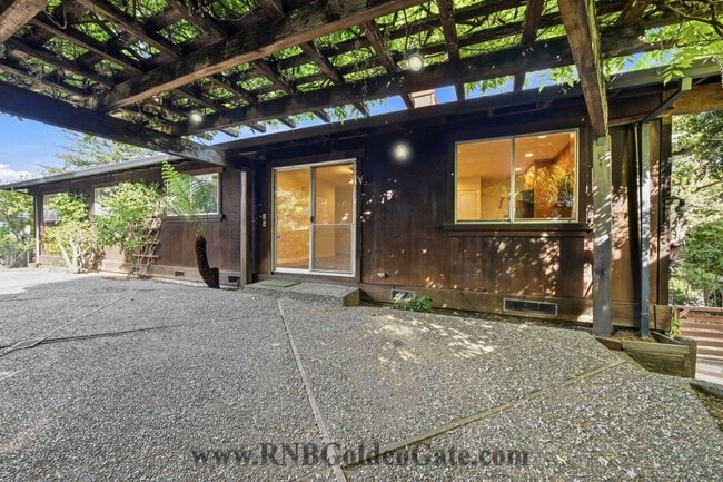 Building Photo - Gorgeous home with spacious yard in Kentfield for rent!