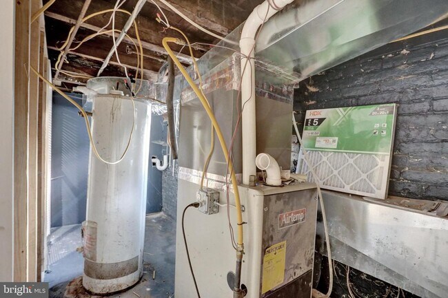 Building Photo - 426 N Belnord Ave