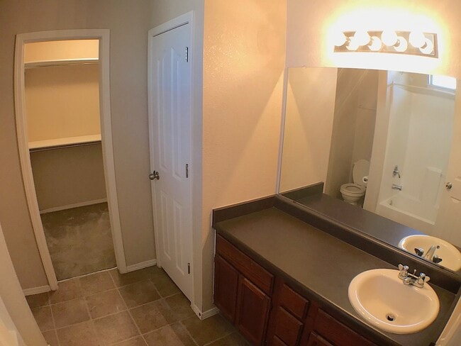 Building Photo - East El Paso 3 bed Refrig A/C
