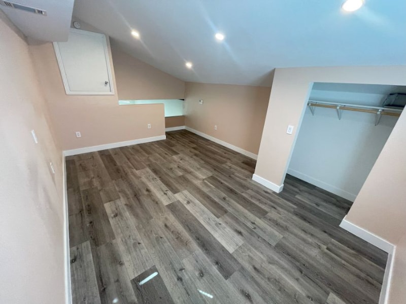 Building Photo - 5709 Avenida Silla