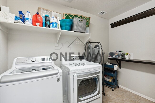 Building Photo - 5246 S Locke