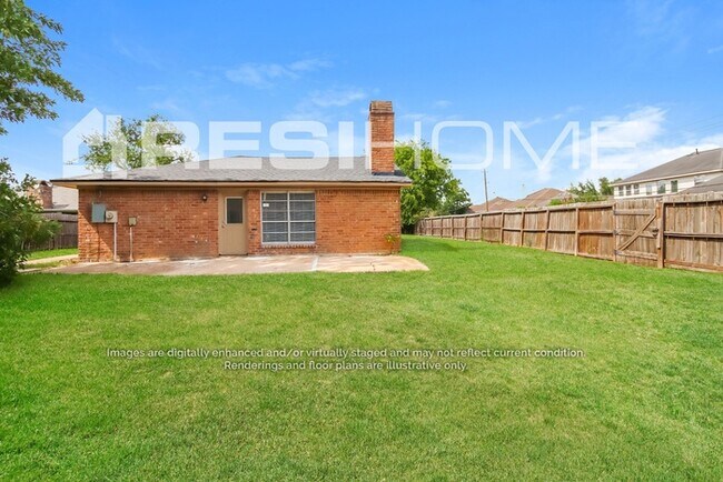 Building Photo - 14003 Apple Dr