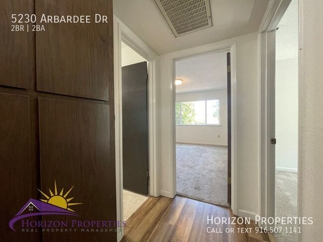 Building Photo - 5230 Arbardee Dr