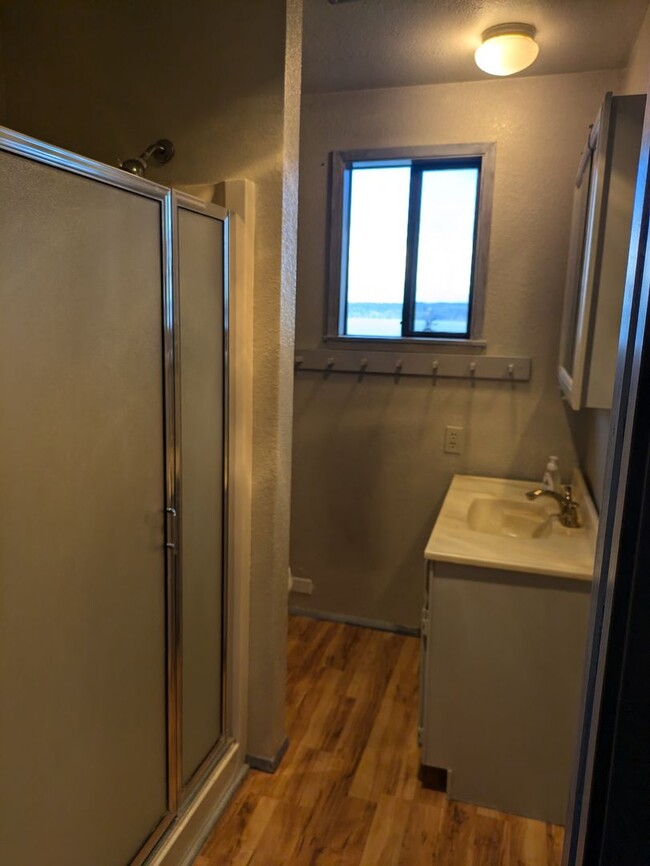 Building Photo - Sweet Langley Apartment Includes Utilities...