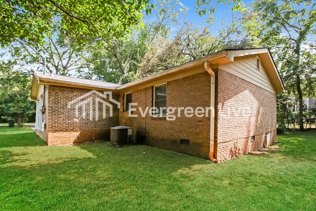 Building Photo - 224 Thomason St