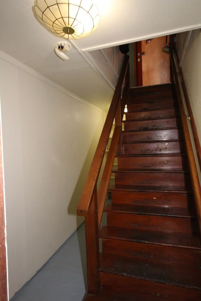 Building Photo - Browns Point Home With Amazing Views!