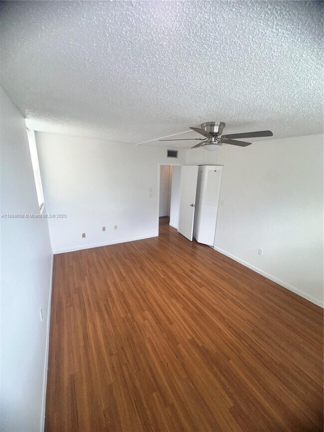 Building Photo - 1800 SW 81st Ave