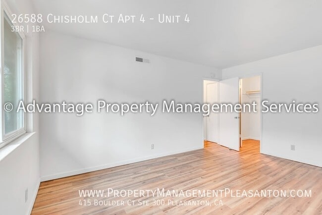 Building Photo - 26588 Chisholm Ct