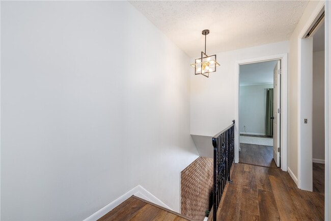 Building Photo - 207 W Ivy St