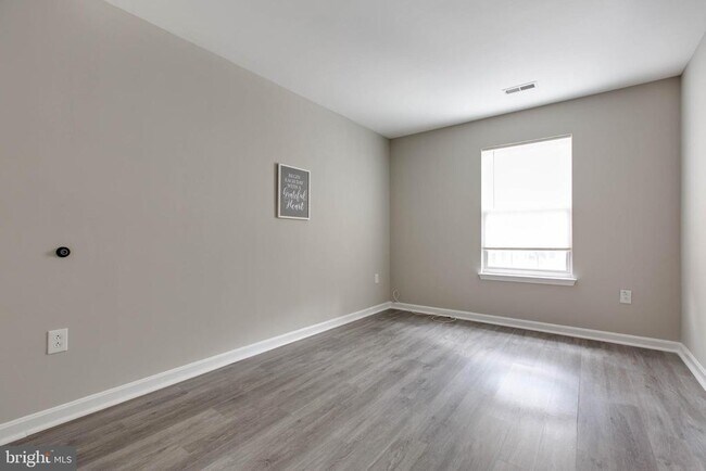 Building Photo - 306 Roff Point Dr