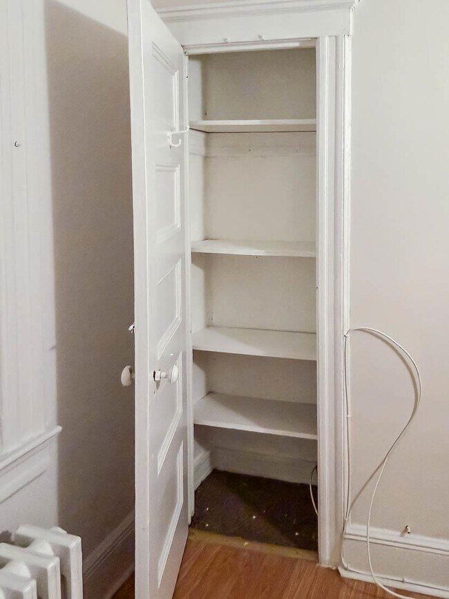 Building Photo - 186 Avenue C