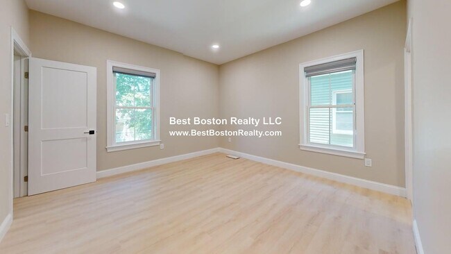 Building Photo - 231 Highland Ave