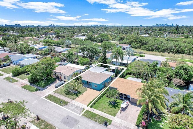 Building Photo - 320 NW 51st Ct
