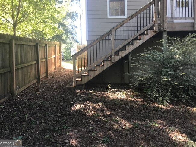 Building Photo - 27 Montgomery St NE