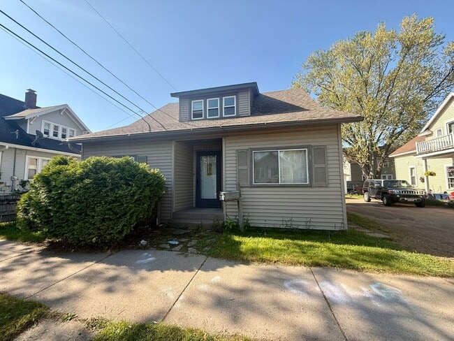 Building Photo - 525 Porter St