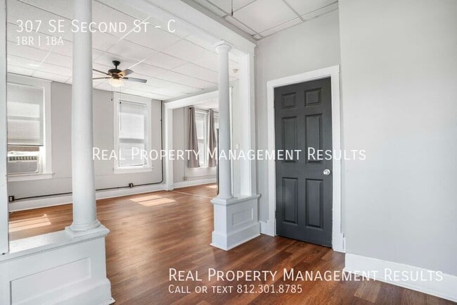 Building Photo - 307 SE Second St-C