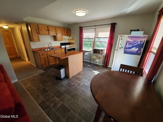 Building Photo - 18 Vanderbilt Ave