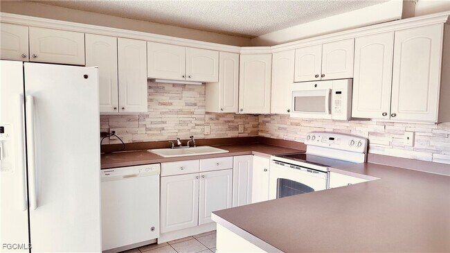 Building Photo - 1715 Park Meadows Dr