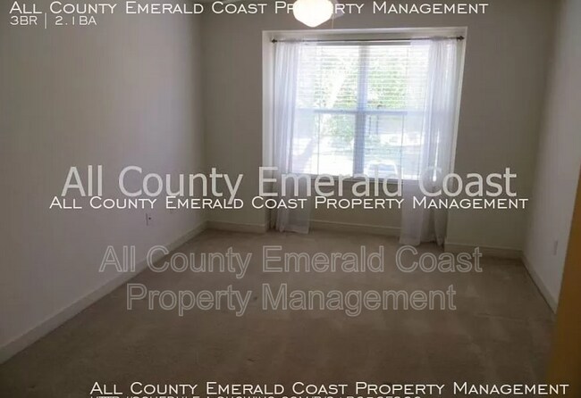 Building Photo - 425 Twin Lakes Ln