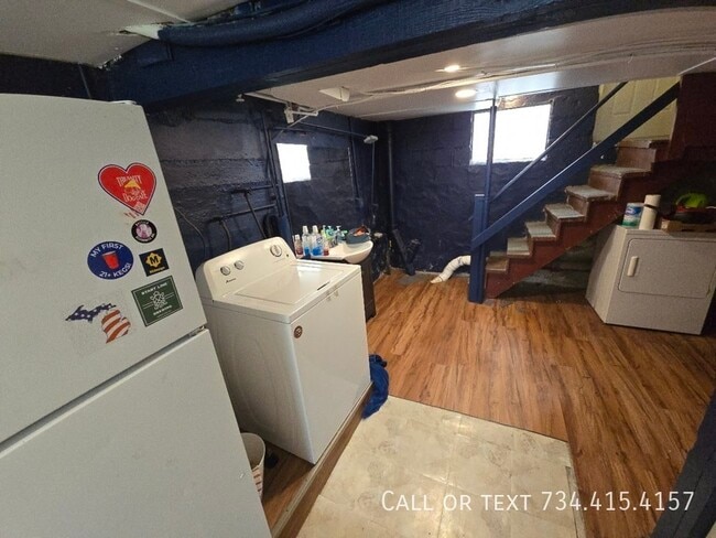 Building Photo - 502 Benjamin St