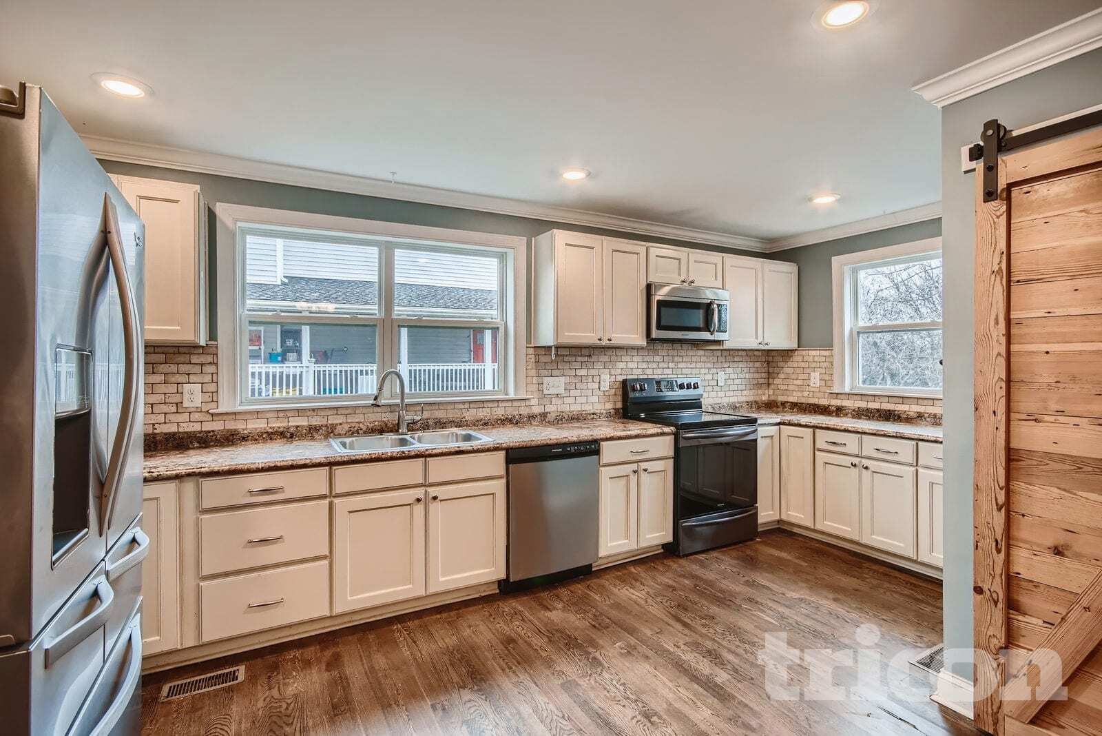 Building Photo - 247 Young Ave SW