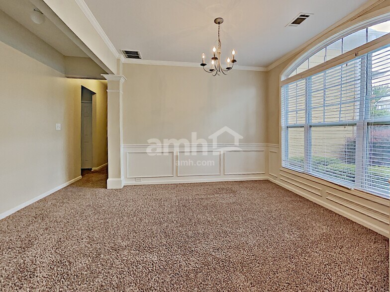 Building Photo - 2313 Worrall Hill Dr