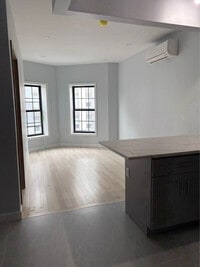 Building Photo - 546 Van Buren St