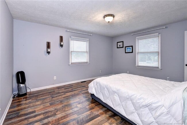 Building Photo - 5930 Farmers Dr