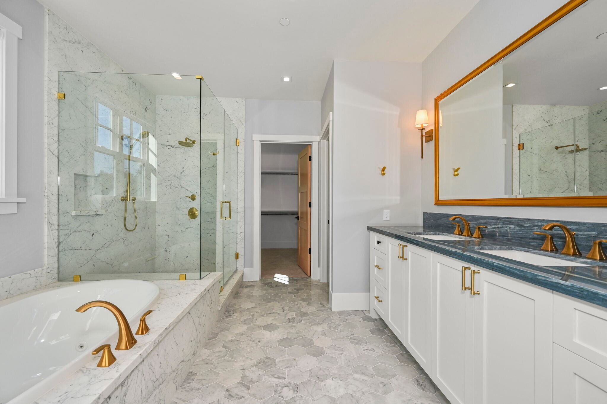Owner's Bath - 1533 Manning Ln