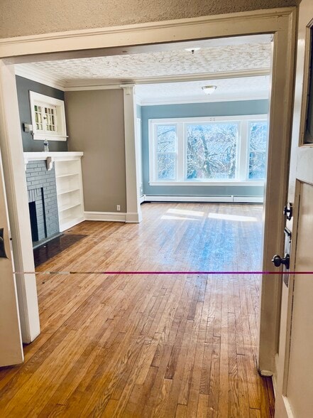 Building Photo - 6829 S Cornell Ave