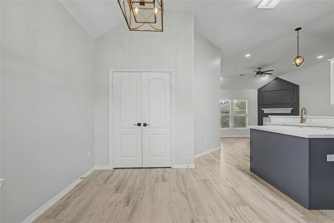 Building Photo - 7822 Mary Katheryn's Crossing