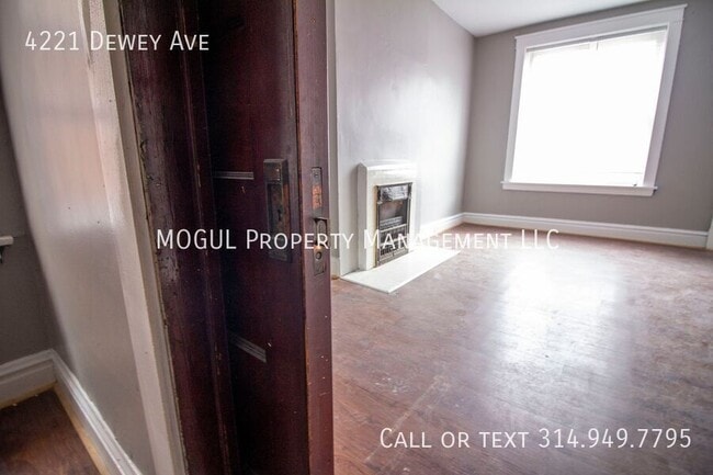 Building Photo - 4221 Dewey Ave